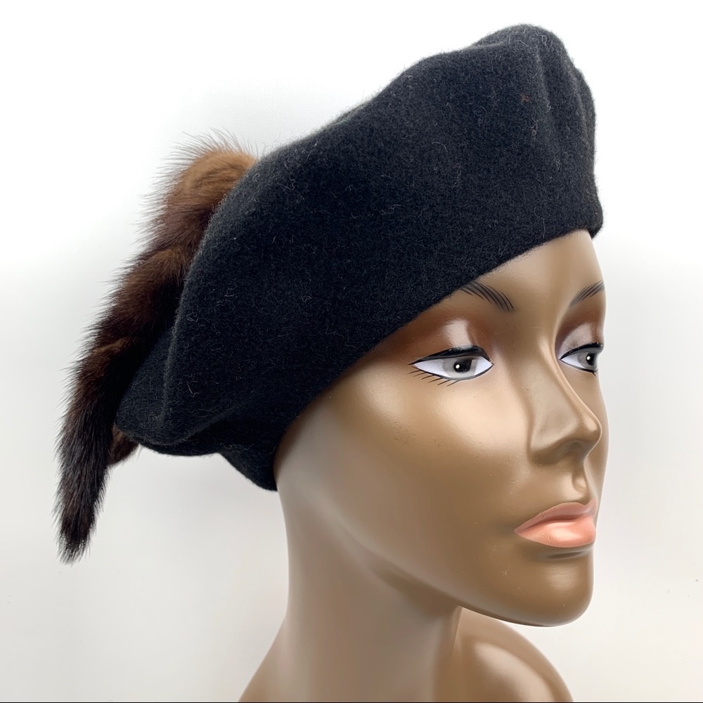 ❌SOLD❌ VTG black pure wool beret hat w/ mink tails - Picture 4 of 6